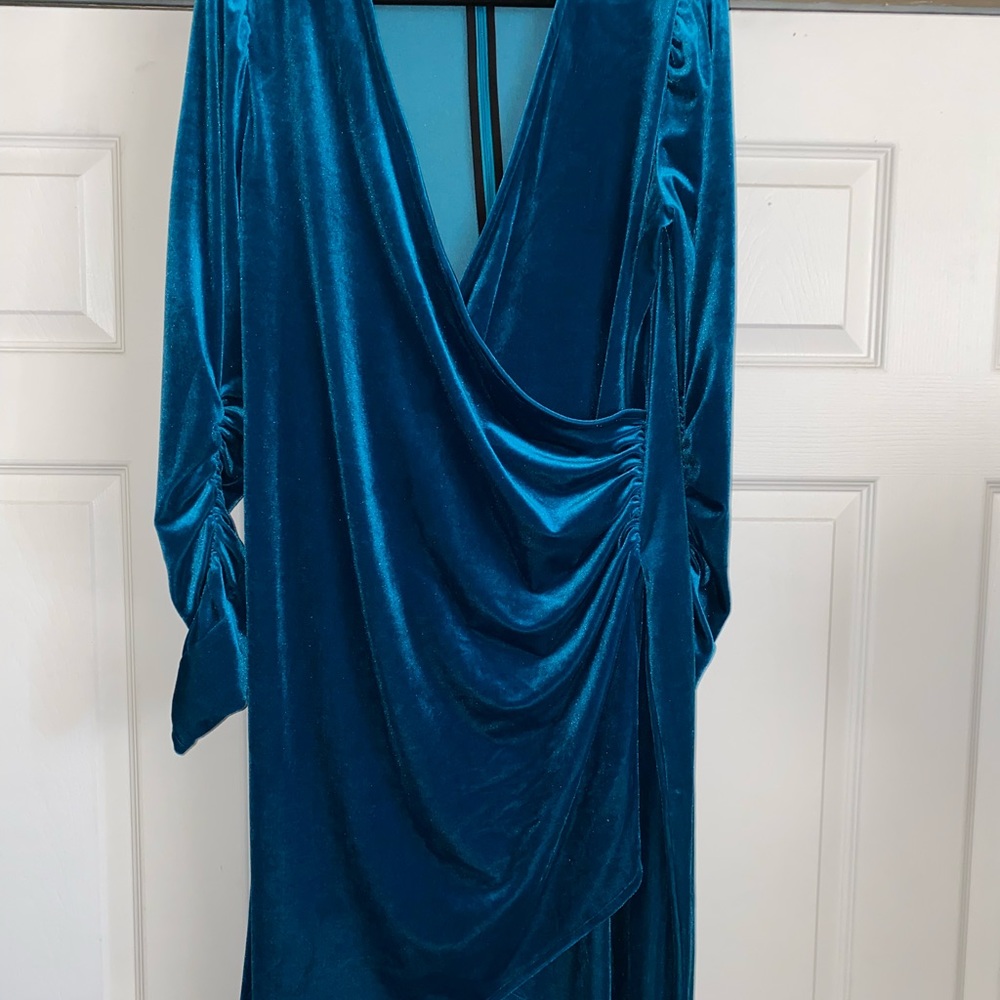 Dress - Picture 3 of 9